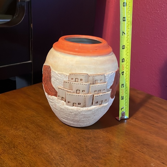 Handmade ceramic southwest vase - Picture 9 of 9